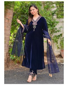 Superbe Ensemble Salwar Long en Velours et Viscose pour Femme, Idéal pour Fêtes et Mariages, Style Traditionnel Indien avec Broderie Chinon et Dupatta Personnalisable - Product Image 5