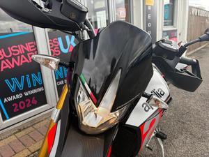 Motocyclettes sportives d'occasion Aprilia Dorsoduro 900 2019 en vente en gros - Product Image 2