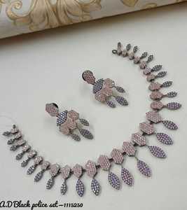 ENSEMBLE DE COLLIER DE MARIÉE EN DIAMANT AMÉRICAIN ET BOUCLES D'OREILLES CLASSIQUES ET DE HAUTE QUALITÉ ENSEMBLE DE BIJOUX DE MARIAGE POUR FEMMES DE STYLE CLASSIQUE - Product Image 3