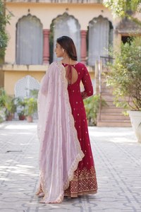 Vestido de seda de diseñador Premium para mujer para adultos, traje de boda y fiesta con lentejuelas bordadas Zari - Product Image 5