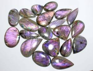 19ชิ้นหินแร่แลบราโดไรต์ธรรมชาติพลอยหลวมไฟสีม่วงผิวเรียบ Cabochon ผสมรูปร่างมาก - Product Image 1