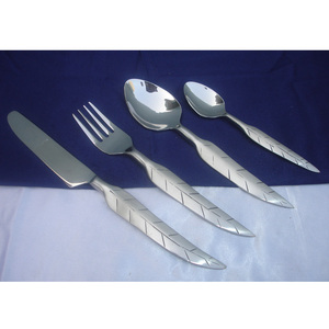 Vaisselle de luxe Vantage, très vendue, élégante et moderne, cuillère de service à manche noir, ustensiles de cuisine pour la maison et la cuisine - Product Image 4