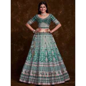 Lehenga Choli en soie artificielle à paillettes vertes, design royal classique, tenue de réception pour les mariées, sirène, chapelle, matériaux personnalisables - Product Image 4