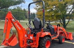 En stock, tracteur utilitaire puissant KUBOTA BX23S pour l'aménagement paysager, le creusement et le transport, en excellent état - Product Image 6