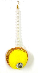 ชุดเครื่องประดับทำด้วยมือสีเหลืองพร้อมสร้อยคอเปลือกหอย Tikka ต่างหูและแหวนนิ้วสำหรับเจ้าสาว haldi - Product Image 3