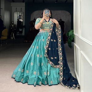 Ropa DE BODA losa de seda con lentejuelas e hilo bordado trabajo Lehenga Choli mujer moda fabricante de Surat - Product Image 1