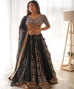 Lehenga choli ผ้าโปร่งปักลายด้วยกระจกผ้าไหมออร์แกนสีดำดูหรูหราเสื้อผ้าสำหรับงานแต่งงานราคาขายส่ง - Product Image 6