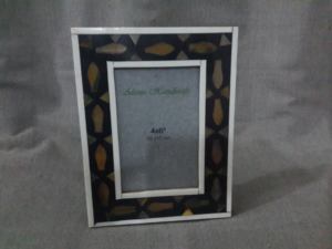 Marco de Resina Ligero y Ecológico de Alta Calidad para Diseño de Marcos de Fotos de Boda con Acabado Transparente, Construcción Robusta, Hecho a Mano, en Oferta - Product Image 1