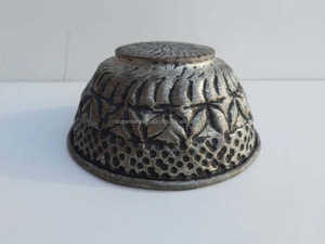 Bol de service alimentaire antique en relief Best-seller Grand bol rond idéal pour les collations au riz et la vaisselle élégante - Product Image 4