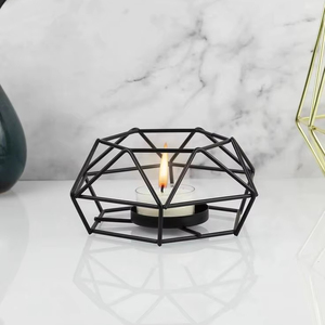 Bougeoir décoratif en métal pour la célébration d'un anniversaire de mariage Dîner romantique et décoration de table élégante - Product Image 1