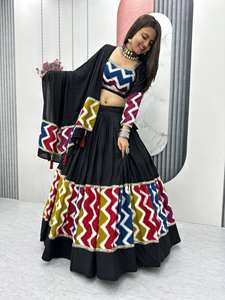 LANZAMIENTO NUEVO DISEÑADOR LEHENGA CHOLI CON DUPATTA TELA DE ALGODÓN PURO CON LONA PATTA BORDER - Product Image 4