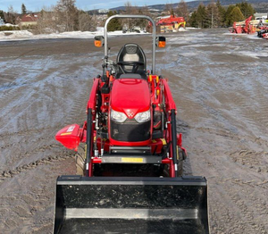 รถแทรกเตอร์ขนาดเล็ก MASSEY FERGUSON GC1723E ราคาประหยัด - Product Image 1