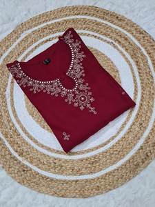 LANCEMENT DU NOUVEAU MODERN WEAR KURTI PENT avec HANDWORK NECK DUPATTA SET pour les FÊTES et les FESTIVES - Product Image 5