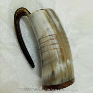 Taza de cuerno de búfalo natural hecha a mano con acabado pulido y asa resistente, ecológica, duradera y perfecta para cerveza, agua o jugo. - Product Image 3