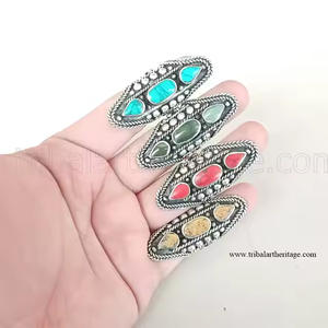 Bagues ethniques style Kuchi pour femmes, bijoux en argent allemand colorés et ajustables faits à la main - Product Image 1
