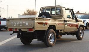 Camioneta pickup usada Toyo-ta 4x4 Mini Bus Toyo-ta Camioneta pickup diesel usada a la venta strong - Product Image 3