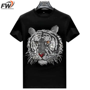 Camiseta Corta Extra Grande de Corte Cuadrado Hecha a Medida en Felpa Francesa 100% Algodón con Estampado Gráfico y Pedrería en Toda la Superficie - Product Image 6