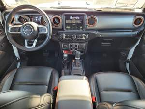 Jeep Gladiator Mojave 2023 Usado con Paquete para Clima Frío - Product Image 5