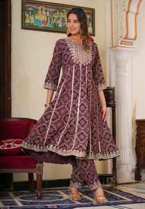 ผ้าเรยอนปักลายสำหรับผู้หญิงผ้าหนาพร้อมกางเกงพิมพ์ลายสำหรับใส่ไปงานปาร์ตี้ - Product Image 4