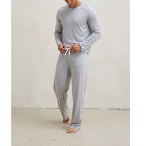 เสื้อยืดผู้ชายแขนยาวผ้าฝ้าย100% คอกลมสีพื้นทรงหลวมสไตล์ลำลองคอกลมทรงหลวมพลัสไซส์ - Product Image 5