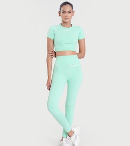 Ensemble trois pièces léger de haute qualité pantalon de Yoga de couleur unie poches haut à manches courtes Fitness respirant respectueux de la peau - Product Image 5