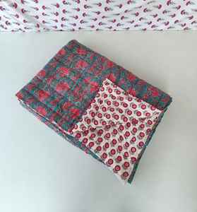 Couverture en coton de taille Queen imprimée à la main avec des motifs floraux, Jaipuri Razai, couverture chaude pour l'hiver - Product Image 5