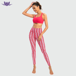 Ensembles de yoga de haute qualité pour la course à pied et le fitness, tenue de gymnastique, ensemble d'entraînement unique à impression numérique pour femmes - Product Image 1