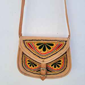 Cuero de cabra hecho a mano Real bordado Rajasthani 5*7 pulgadas Cross Body Sling Bag mujeres Vintage tradicional multicolor Kashida Bag - Product Image 1