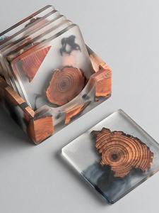 Ensemble élégant de sous-verres en résine faits à la main avec des pierres intégrées artistiques offrant luxe et style à la décoration intérieure - Product Image 3