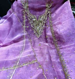 Trajes de fiesta de moda india bordados a mano sin costuras de diseñador moderno para mujeres para fiestas de estilo tradicional - Product Image 2