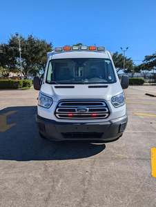 MINT 2016 Transit 3.7L V6 Essence Type II Icu Transit Clinique médicale Ambulance 4x4 Entièrement équipée - Product Image 1