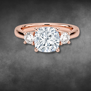 Bague de fiançailles en or avec trois diamants de laboratoire taille coussin pour femme, certifiée IGI, bijoux fins, design élégant pour mariée - Product Image 3