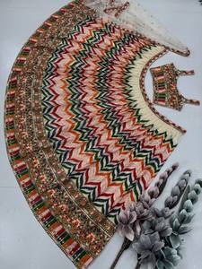 Elegant Designer Bridal Lehenga avec broderie complexe et travail lourd pour les mariages et les occasions spéciales Lehenga Choli - Product Image 6