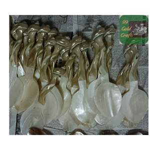 Cuillère à coquillages de luxe faite à la main avec manche en bois Design élégant pour le café dessert et la table à manger - Product Image 3