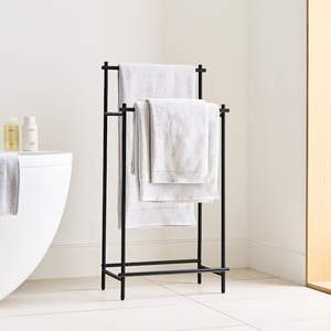 Toallero de Metal Premium Diseñado para Baños Modernos que Ofrece un Soporte Resistente y una Exhibición Elegante de Toallas - Product Image 2