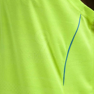 Conjunto de uniforme de baloncesto para hombre personalizado de alta calidad de tela de secado rápido y transpirable - Product Image 3