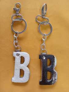 Llaveros de Cuero Vacuno con Iniciales, Juego de Letras del Alfabeto de la A a la Z, Colgante para Bolsa o Coche con Letra de Piel Sintética, Accesorios de Ropa Personalizados - Product Image 4