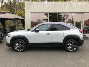 Como Nuevo, 2020, <span class=keywords><strong>Mazda</strong></span> <span class=keywords><strong>3</strong></span> 0-MX FWD SUV, Auto Eléctrico Usado |   Volante a la izquierda/derecha |   Bajo kilometraje |   Exportación a todo el mundo - Product Image 2