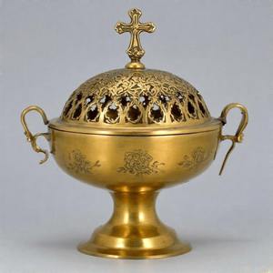 Brûleur d'encens suspendu en laiton à flamme de masse Encensoir suspendu Brûleur d'encens d'église vintage pour l'ambiance cérémonielle et spirituelle - Product Image 2