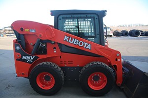 2020 Moteur diesel de chargeuse-pelleteuse Kubota SSV75 avec boîte de vitesses et pompe à vendre - Product Image 3