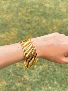 Brazalete ancho de diseñador floral de latón puro 100% hecho a mano, brazalete ajustable, Regalo para mamá - Product Image 6