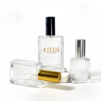 Vente en gros d'atomiseurs de parfum rectangulaires vides personnalisés, rechargeables, vaporisateur de parfum 100 ml, flacon de parfum rechargeable en verre