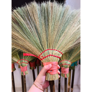 Balai à gazon naturel fabriqué au Vietnam/Balai de balayage fait main de haute qualité avec manche en bambou ou en plastique - Product Image 5