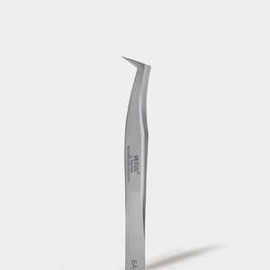 Pince à épiler courbée en forme de L Vetus 6A-SA en acier inoxydable argenté - Product Image 1