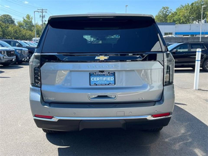 2025 Chev rolet Tahoe LT 4dr SUV 4WD 5.3L 8cyl 10A Neat - Product Image 5