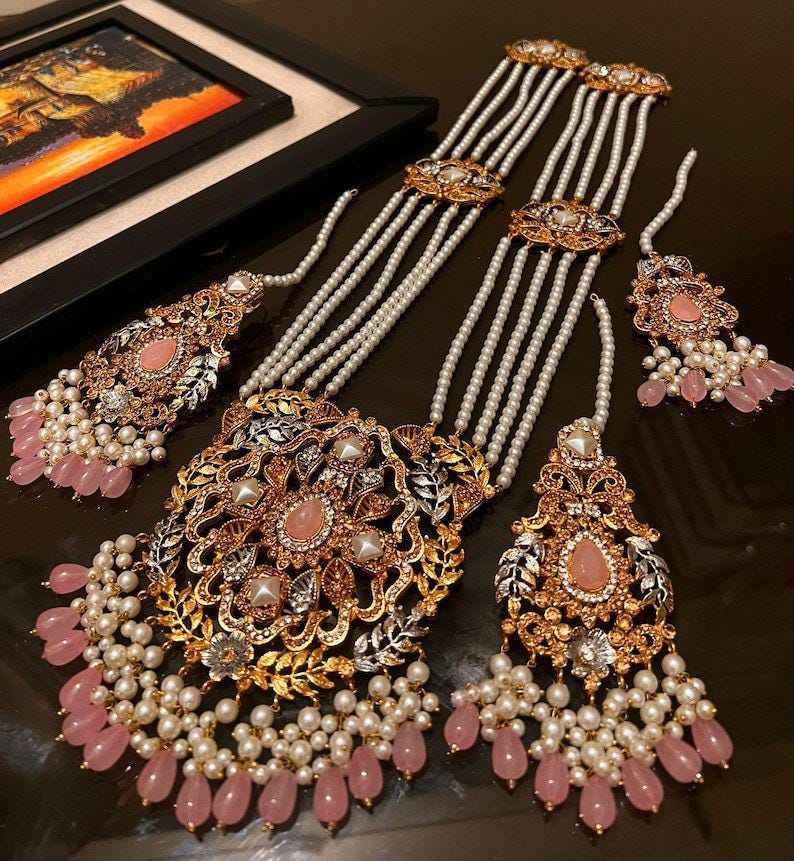 Pakistani Gold Jewelry Pictures Elegant Designs for Women