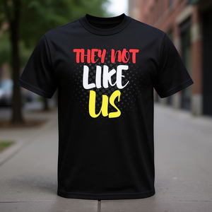 T-Shirt con Stampa Grafica Contemporanea Categoria Promozionale 'Non Come Noi' - Product Image 3