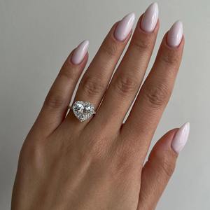 Bague de fiançailles en or blanc 18 carats à deux tons avec halo, taille cœur, 2,50 carats, couleur F, VVS2 VVS1, cultivée en laboratoire, certifiée IGI, bague de promesse - Product Image 4