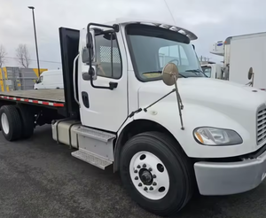 ดีที่สุด!! รถบรรทุกพื้นเรียบ Freightliner M2 106 16 24 ฟุต ปี 2018 มือสอง ไมล์น้อย 260 แรงม้า เกียร์อัตโนมัติ 6 สปีด พวงมาลัยซ้าย/ขวา พร้อมส่งออกทั่วโลก - Product Image 1