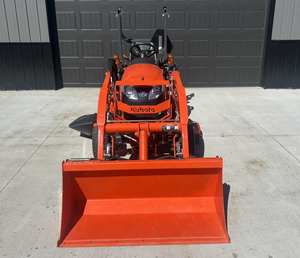 Tractor Agrícola Compacto Kubota BX1880 4WD en Oferta |   Tractor de Jardín Kubota BX1880 Diésel 4x4 Compacto - Product Image 1